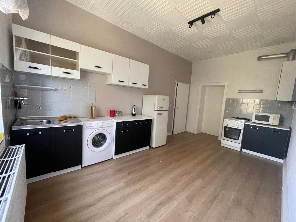 1 Schlafenzimmer 1 Whonzimmer Waschmaschine Trockner Maximum 4personen Rheinhausen Center 1705 * Duisburg